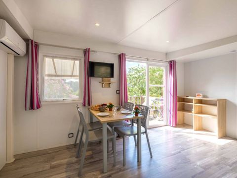 MOBILHOME 4 personnes - Comfort | 2 Ch. | 4 Pers. | Terrasse surélevée | 2 SDB | Clim. | TV
