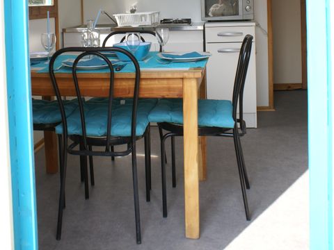 BUNGALOW 4 personnes - Bungalow ECO "DOLIUM"-2 chambres - 4 personnes Max (bébé compris) 1/4 pers.