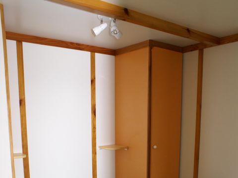 BUNGALOW 4 personnes - Bungalow ECO "DOLIUM"-2 chambres - 4 personnes Max (bébé compris) 1/4 pers.