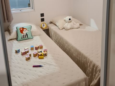 MOBILHOME 6 personnes - Mobil-home PREMIUM "OPPIDUM" Climatisation/TV- 3 Chambres- 6 personnes Max (bébé compris) 6 pers