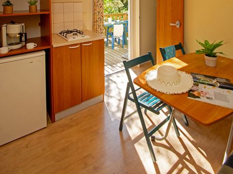 MOBILHOME 6 personnes - (SANS SANITAIRES)