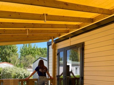 MOBILHOME 6 personnes - Mobile-Home Confort 32m² 3 chambres + terrasse semi-couverte (coté plage)