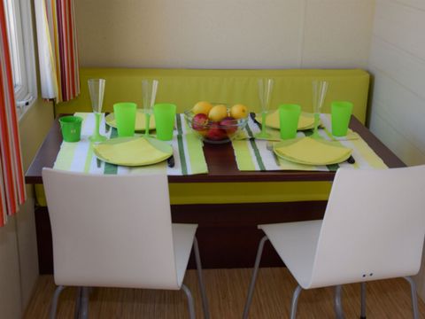 MOBILHOME 4 personnes - Le bleu lagon Authentique