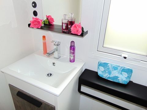 MOBILHOME 5 personnes - Bleu Lagon Duo Confort 3 Pièces 5 Personnes Climatisé + TV