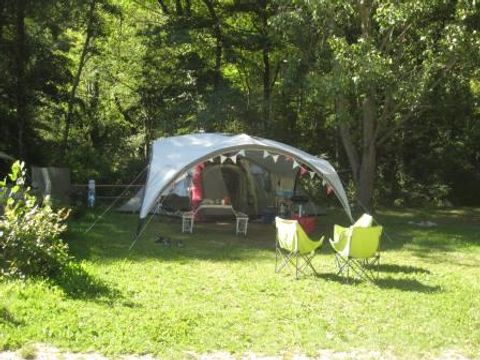 Emplacement - pour tente, caravane ou camping-car