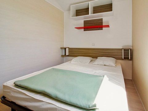 MOBILHOME 8 personnes - Classique - TV