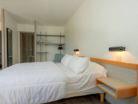 CHAMBRE 2 personnes - Terrasse surélevée | 1 SDB | TV