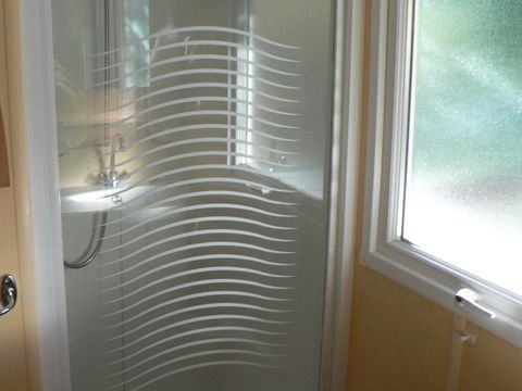 MOBILHOME 6 personnes - Titania 4/6 pers 2 ch avec terrasse couverte