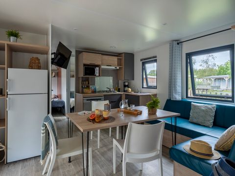 MOBILHOME 8 personnes - PRESTA + 40m² - 4 chambres 2 SdB TV + clim