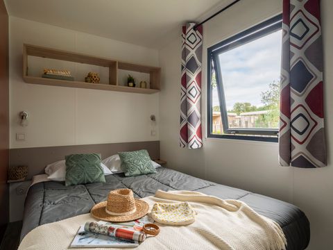 MOBILHOME 8 personnes - PRESTA + 40m² - 4 chambres 2 SdB TV + clim