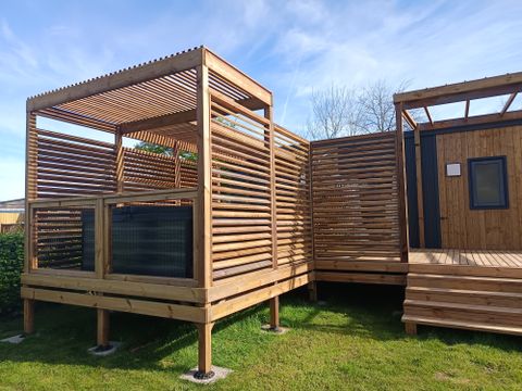 MOBILHOME 6 personnes - Prestige  2 SdB, 1 Jacuzzi