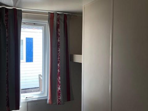 MOBILHOME 4 personnes - 2 chambres sans sanitaires cuisine extérieur