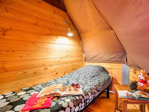 HÉBERGEMENT INSOLITE 6 personnes - Double Tipi (sans sanitaires)