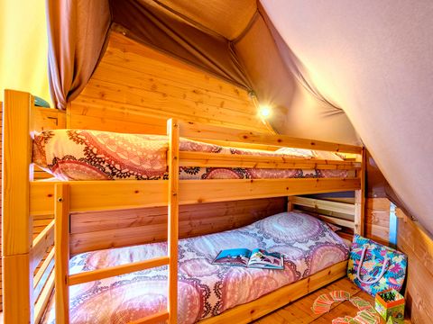 TENTE 4 personnes - Tipi 18m² (sans sanitaires)