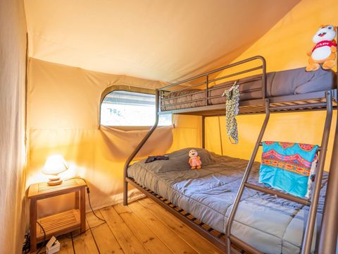 Tente en toile et en bois 5 personnes - Lodge toilé Victoria - 30m²