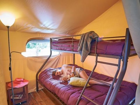 Tente en toile et en bois 5 personnes - Lodge toilé Victoria - 30m²