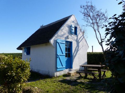 MAISON 4 personnes - CABANE CAMARGUAISE (mezzanine accessible par échelle) MAISON 4 personnes - CABANE CAMARGUAISE (mezzanine accessible par échelle)
