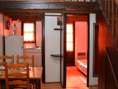 MAISON 6 personnes - CAMARGUAISE (mezzanine accessible par échelle) MAISON 6 personnes - CAMARGUAISE (mezzanine accessible par échelle)