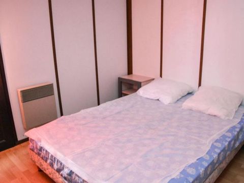 MAISON 6 personnes - CAMARGUAISE (mezzanine accessible par échelle) MAISON 6 personnes - CAMARGUAISE (mezzanine accessible par échelle)