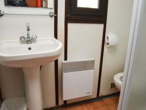 MAISON 6 personnes - CAMARGUAISE (mezzanine accessible par échelle) MAISON 6 personnes - CAMARGUAISE (mezzanine accessible par échelle)