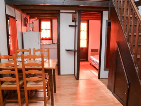 MAISON 6 personnes - CAMARGUAISE (mezzanine accessible par échelle) MAISON 6 personnes - CAMARGUAISE (mezzanine accessible par échelle)