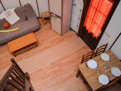 MAISON 6 personnes - CAMARGUAISE (mezzanine accessible par échelle) MAISON 6 personnes - CAMARGUAISE (mezzanine accessible par échelle)