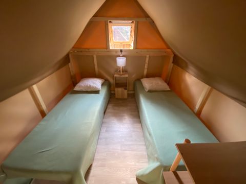 TENTE TOILE ET BOIS 2 personnes - Cyclolodge sans sanitaires, sans cuisine, 1 chambre