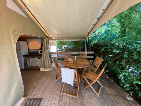 Tente en toile et en bois 6 personnes - Lodge Canada Confort - 6p-3 chambres - 35m² - Sans sanitaires