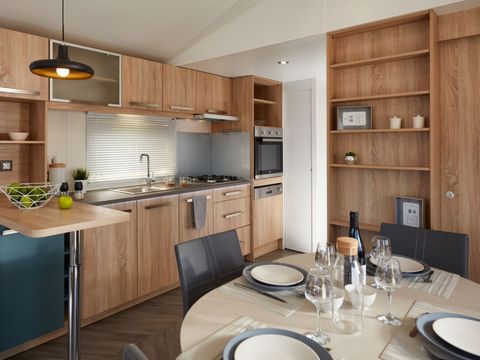 MOBILHOME 4 personnes - Mobil-home Luxe 40m² (4p-2ch), Clim, Tv, Lv, lit 160,volets roulants, plancha, Nespresso