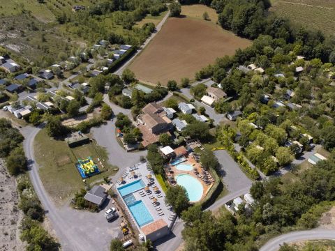 Flower Camping Saint Amand - Camping Ardèche - Image N°3