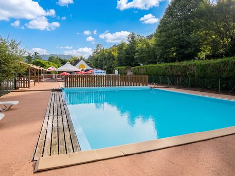  Camping Le Lac de Laval-de-Cère - Camping Lot