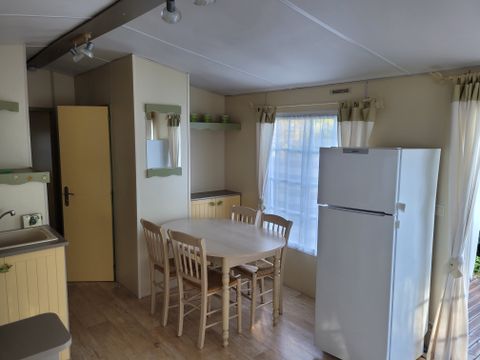 MOBILHOME 4 personnes - Confort Supérieur 4p (32m²) avec terrasse couverte, 2 chambres, climatisé