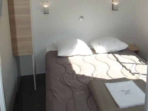 MOBILHOME 4 personnes - Confort 4p (27m²) avec terrasse couverte, 2 chambres, climatisé