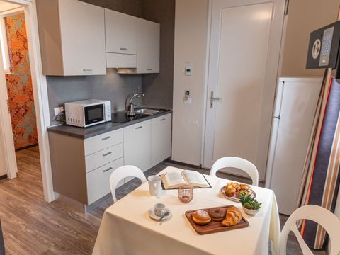 APPARTEMENT 2 personnes - supérieur deux pièces avec vue sur le lac 