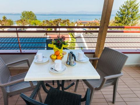 APPARTEMENT 2 personnes - supérieur deux pièces avec vue sur le lac 