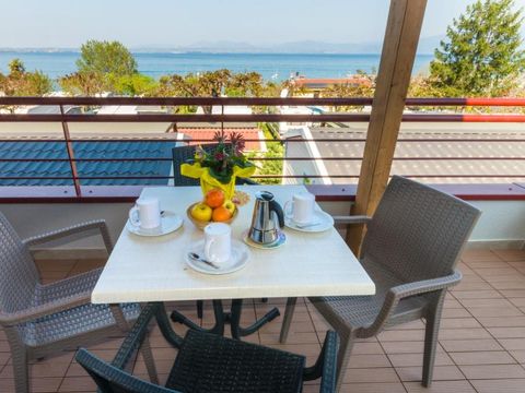 APPARTEMENT 2 personnes - supérieur deux pièces avec vue sur le lac 