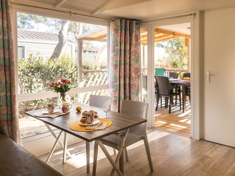 MOBILHOME 4 personnes - TV + PLANCHA - Côté Oasis