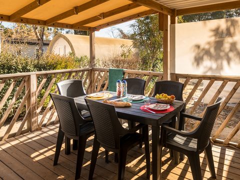 Mobilhome 4 personnes - TV + PLANCHA - Côté Oasis