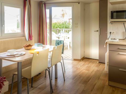 Mobilhome 5 personnes - TV + CLIM + PLANCHA