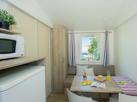MOBILHOME 4 personnes - Classic XL | 2 Ch. | 4 Pers. | Terrasse simple | Clim. | TV
