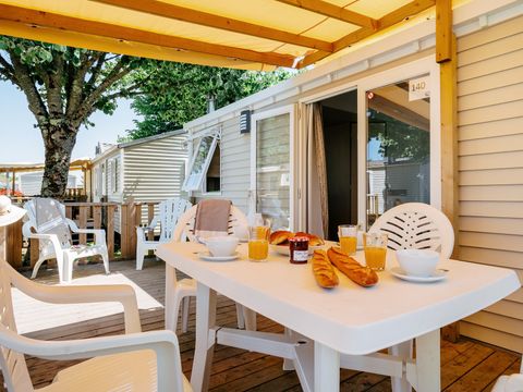MOBILHOME 6 personnes - Comfort XL | 2 Ch. | 4/6 Pers. | Terrasse surélevée | Clim. | TV