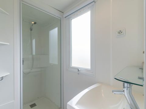 MOBILHOME 6 personnes - Comfort XL | 2 Ch. | 4/6 Pers. | Terrasse surélevée | Clim. | TV