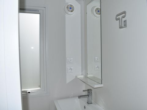 Mobilhome 4 personnes - Panama 32m² - 23m² +9m² de terrasse - 2 chambres