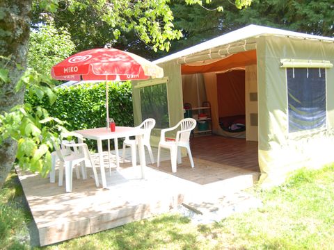 Tente 4 personnes - Bungalow toilé Caraïbes 20m² avec terrasse 10.5m² - Sans sanitaire - 2 chambres