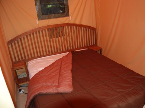 Tente 4 personnes - Bungalow toilé Caraïbes 20m² avec terrasse 10.5m² - Sans sanitaire - 2 chambres