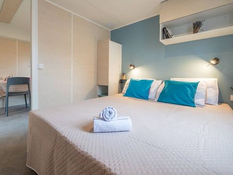 MOBILHOME 4 personnes - Comfort | 2 Ch. | 4 Pers. | Terrasse surélevée MOBILHOME 4 personnes - Comfort | 2 Ch. | 4 Pers. | Terrasse surélevée