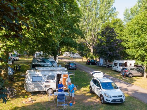 Emplacement - Forfait confort, avec électricité 1/2 pers.