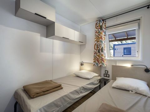 Mobilhome 4 personnes - Climatisé - 23m² - 2 chambres M