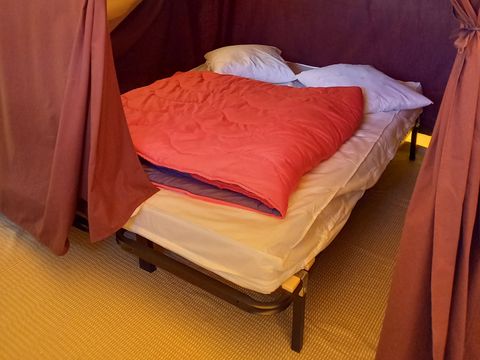 TENTE 6 personnes - CEZALLIER