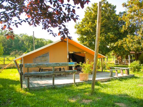 TENTE 6 personnes - CEZALLIER